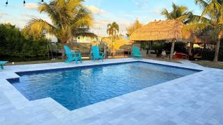 Great pool house - 0