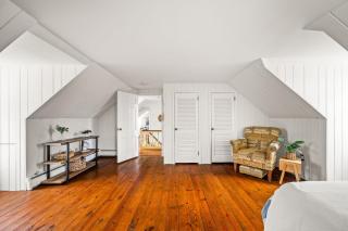 Downingtown Manor - 1900s Farmhouse with Creek Views - 8