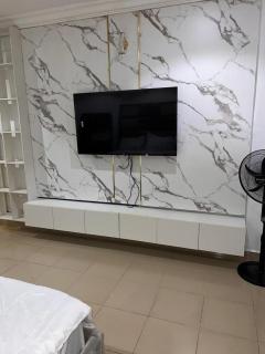 Lekki Garden GetawayUrban Oasis 4BR Smart Home - 5