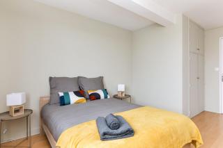 NEW! 2 bed apartment, AC, paid street parking, balcony, near the river - 4