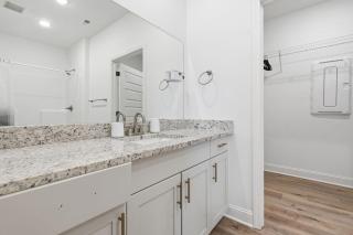Relaxing 2BR Home w Contemporary Style - 4
