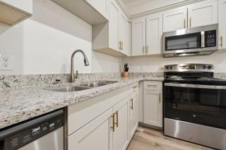 Relaxing 2BR Home w Contemporary Style - 1