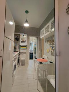 Artsy entire House, fully equipped, 2 rooms, 2 beds, parking, all to yourself! - Bucharest - 3