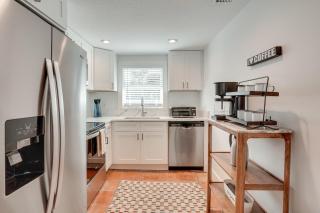 Canal-Front Oasis in Terra Ceia Pool, Patio, Dock - 3