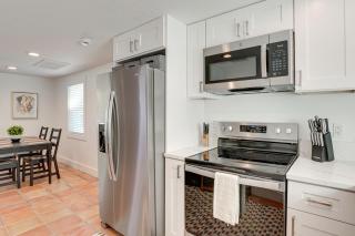 Canal-Front Oasis in Terra Ceia Pool, Patio, Dock - 2