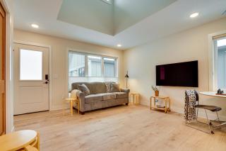 Less Than 1 Mi to Carleton College WFH-Friendly Apartment - 7