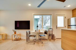 Less Than 1 Mi to Carleton College WFH-Friendly Apartment - 2