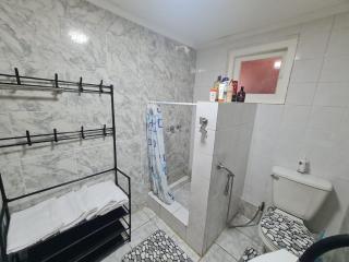 Casa familiar para 8 amplia a pasos Playa, rio y centro - 5