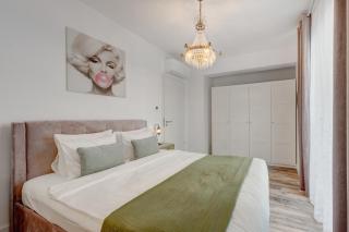 Downtown Vintage Chic Apartment - 1