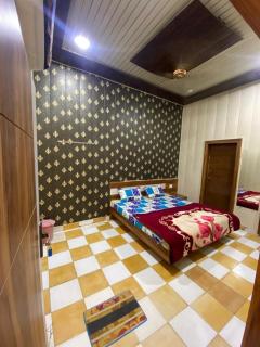 Hotel Vrindavan Near Prem Mandir approx 15min - 4