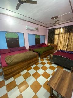 Hotel Vrindavan Near Prem Mandir approx 15min - 3