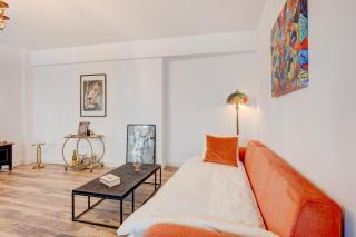 Downtown Vintage Chic Apartment - 2