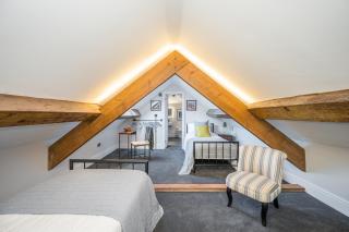 Goytre Hall Self Catering Guest Accommodation - 5