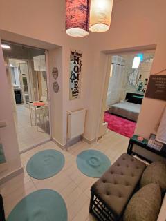 Artsy entire House, fully equipped, 2 rooms, 2 beds, parking, all to yourself! - 7