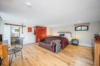 Goytre Hall Self Catering Guest Accommodation - 2