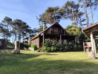 Cabaña rústica, naturaleza y mar - 0