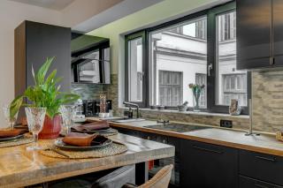 Downtown Vintage Chic Apartment - 3