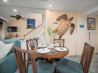 Top-floor corner unit across from the ocean at Kahana Villas (West Maui) - 2