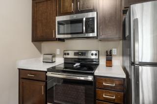 Cozy Dublin 2BR 1st Floor Easy Free Parking - 1