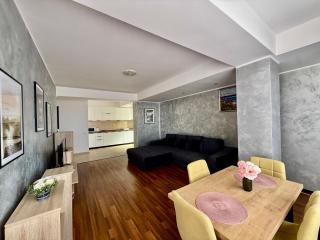 Summerlad Mamaia Beach - 5