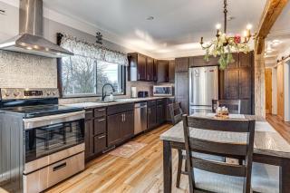 7 Mi to Depot District Richmond Home with Fire Pit - 9