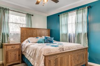 7 Mi to Depot District Richmond Home with Fire Pit - 1