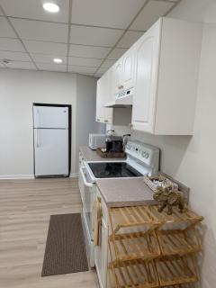 Stylish 3BR Revere Home Sleeps 8 Near Boston, Revere Beach and Airport - 6