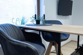 MaMa-Apartments - Haus Martina im Herzen der Rhön - 3 einzelbuchbare moderne Wohnungen für 2-8 Personen, Terrasse, Balkon, Garten, Ski und E-Bike Keller, Lounge, freies Wlan, familienfreundlich - 5