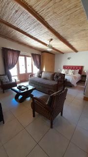 Nagenoeg Guest House - 8