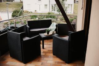 MaMa-Apartments - Haus Martina im Herzen der Rhön - 3 einzelbuchbare moderne Wohnungen für 2-8 Personen, Terrasse, Balkon, Garten, Ski und E-Bike Keller, Lounge, freies Wlan, familienfreundlich - 2