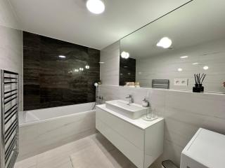 SkySuite 24 - Eurovea Tower - 2