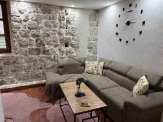 Little bay apart 2 - 5