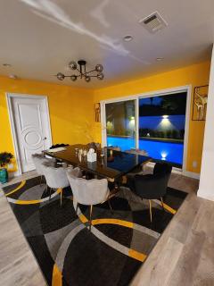 Entire Luxurious Vaulted Haven with Pool - 1