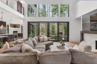 Blue Cedar-Family Friendly 5 Bedroom Home with Lake Access Hot Tub Pool Table and Private Gym - 8