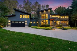 Blue Cedar-Family Friendly 5 Bedroom Home with Lake Access Hot Tub Pool Table and Private Gym - 7