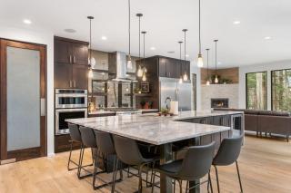 Blue Cedar-Family Friendly 5 Bedroom Home with Lake Access Hot Tub Pool Table and Private Gym - 6