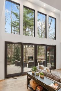 Blue Cedar-Family Friendly 5 Bedroom Home with Lake Access Hot Tub Pool Table and Private Gym - 1