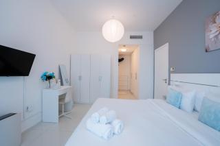 Modern City View Apartment - 3