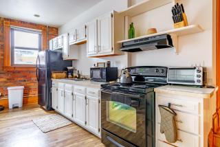 Jungle House Columbus Downtown Free Parking Sleeps 8 - Walk to Convention Center & Nationwide Arena - 1BR Short North Luxury Home - Over 5,800 Five Star Stays - 3