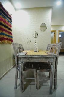 blue perl appt luxury Netflix services pool 2 min from beach - 5