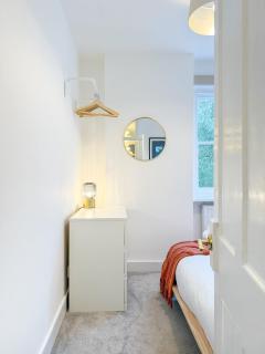 NEW - Luxury 3 bedroom Townhouse - Canterbury City Centre - 4