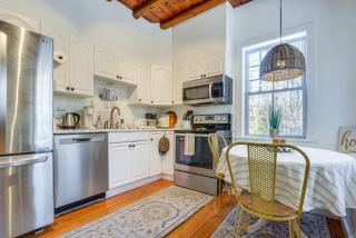 Charming Jaffrey Cottage with Deck and Grill! - 2