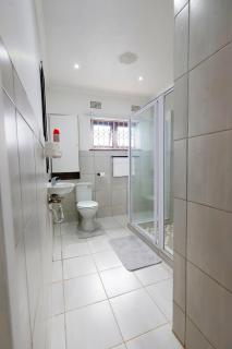 Riveria Guest Lodge and SPA - 7