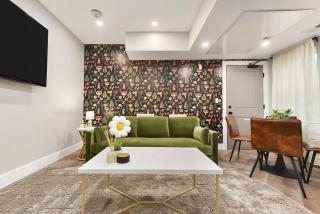 HostWise Stays - King Beds, Park Free, Great Walk Score - 0