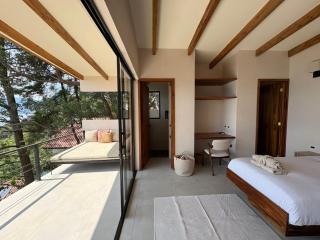 Luxury Lakefront Retreat at Casa Floresta - 5