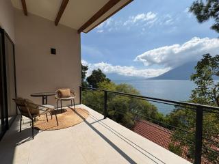 Luxury Lakefront Retreat at Casa Floresta - 2