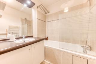 Appartement 39m2 - Free Parking - Rer C - Métro 13-14 - Ascenseur - Easy Check in - - 1