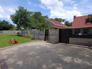 The Nelsons on 99 Smith - Dundee - 0