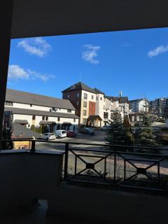 Mountain Hearth - Milmari Resort - 5