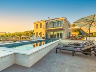 Holiday Home in Dugopolje mit Privatem Pool by Interhome - 8